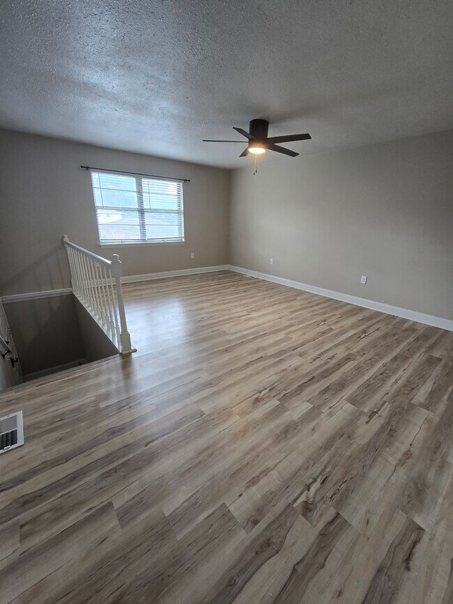 Foto del edificio - 722 Pear Tree Cir
