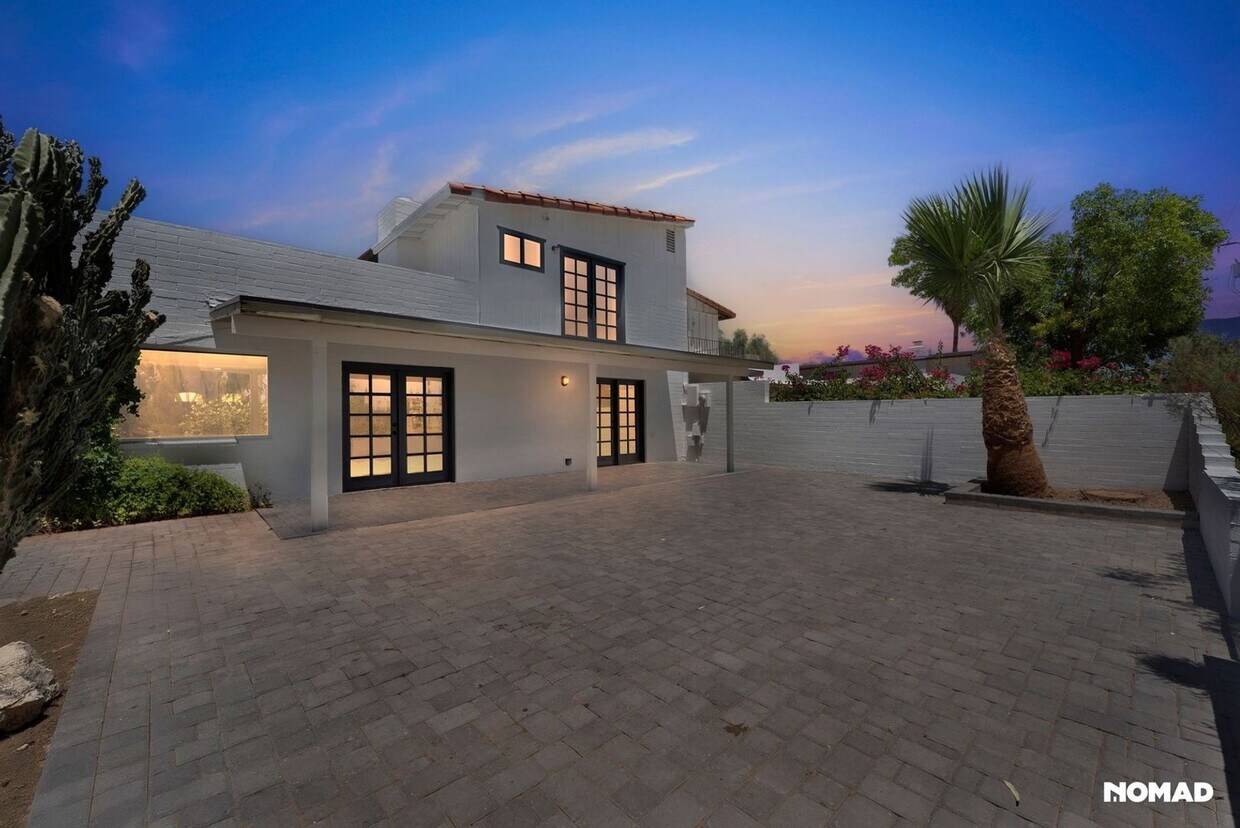 Foto principal - 2 Spacious Primary suites Townhome in Tempe