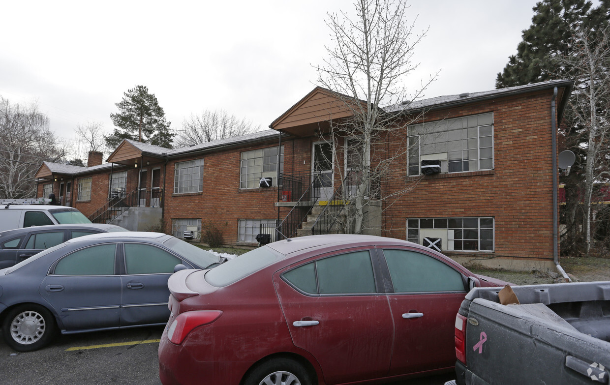Building Photo - Raincrest Apartments