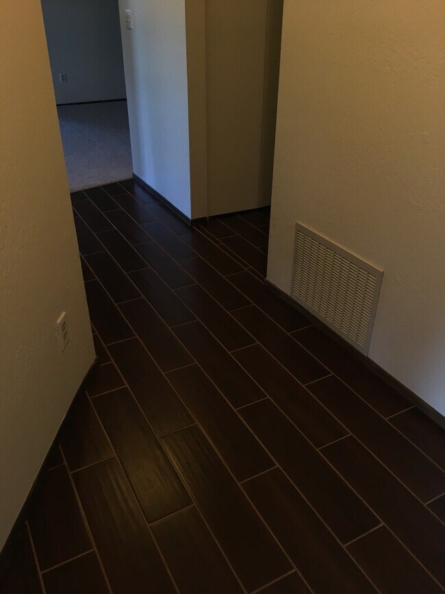 tile flooring - 2258 Mesquite Dr