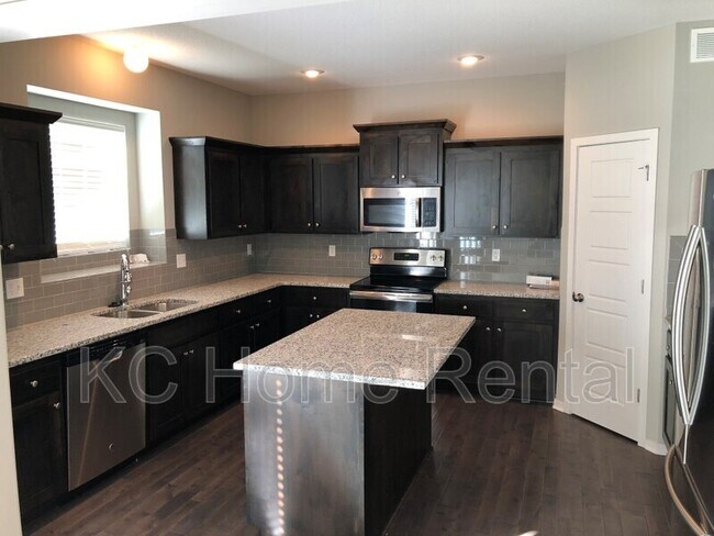 Foto del edificio - 22105 W 95th Terrace