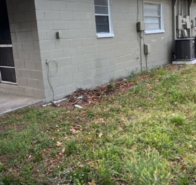 Foto del edificio - For Rent – Cozy 2 Bed / 1 Bath Duplex in Zephyrhills
