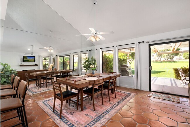 Foto del edificio - 41489 Woodhaven Dr W