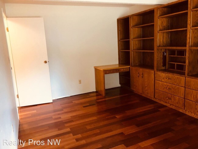 Foto del edificio - 4 br, 1 bath House - 4641 121st Ave SE