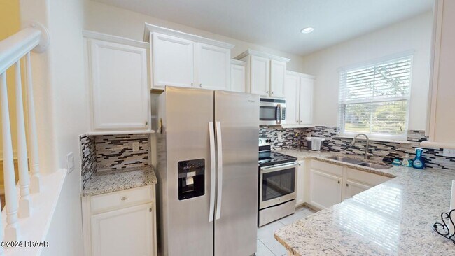 Building Photo - 161 Aston Grande Dr