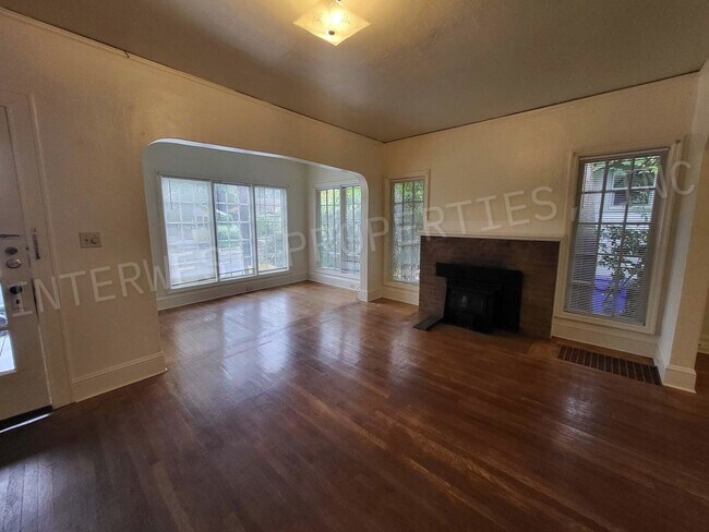 Photo - *1/2 OFF 1ST MONTH'S RENT PROMO* 2 Bedroom... House