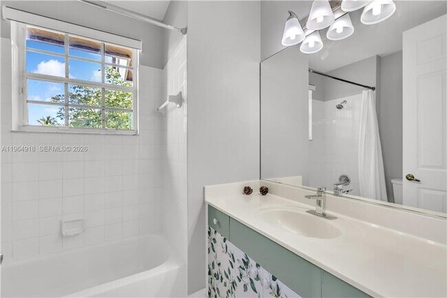 Foto del edificio - 558 NW 118th Ave