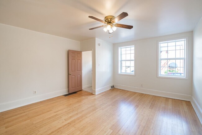 Foto del edificio - Four Bed Bella Vista Townhome