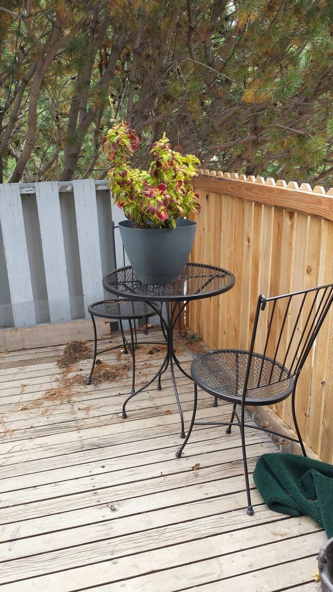 Building Photo - 106 S Greeley Ave