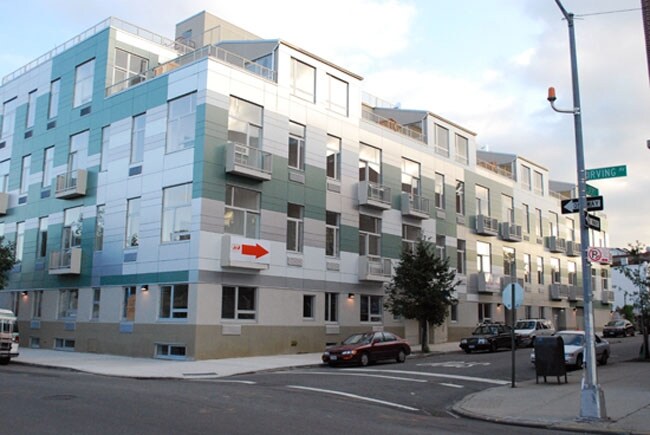 Primary Photo - Lofts on Irving
