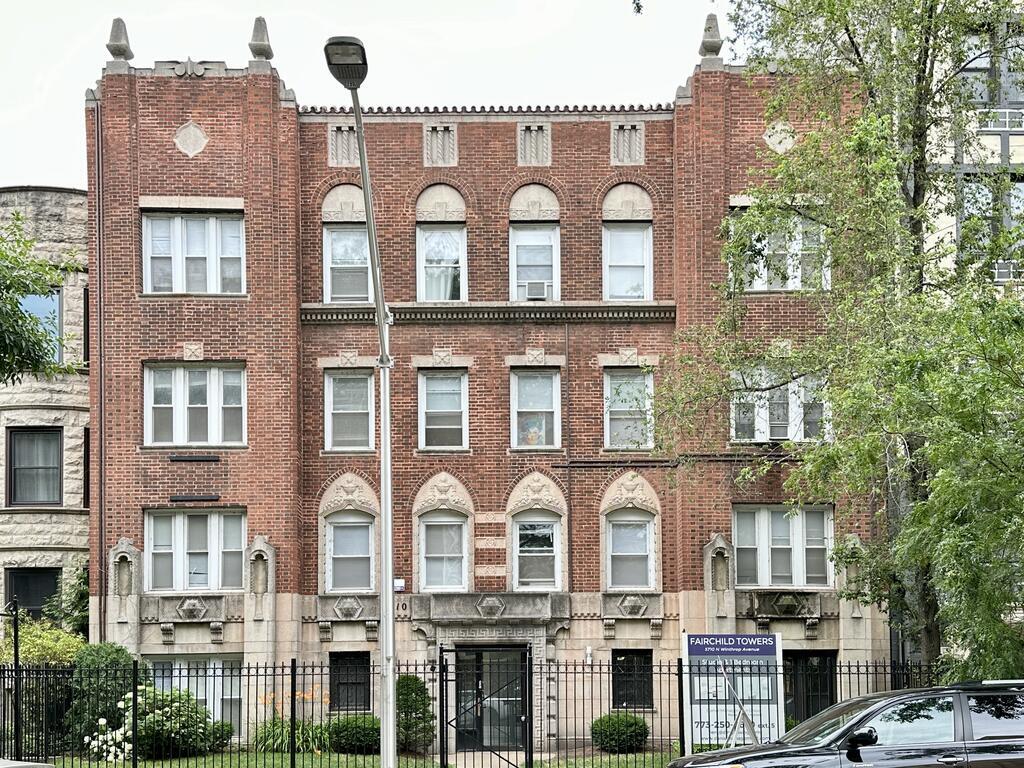 Primary Photo - 5710 N Winthrop Ave