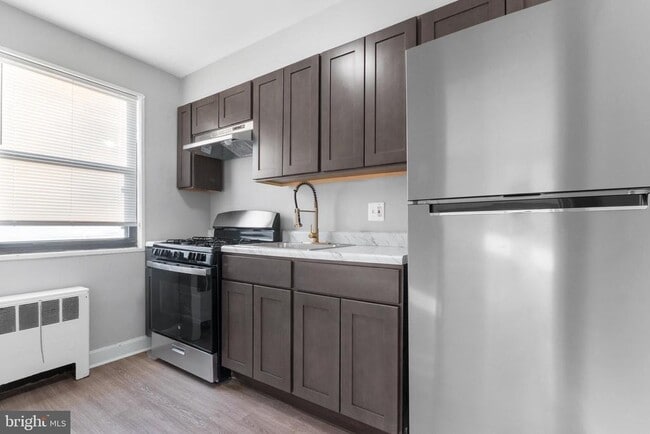 Foto del edificio - 131 Forest Ave