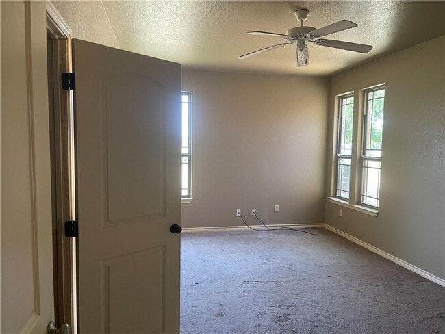 Building Photo - 5673 Solana Ranch Rd