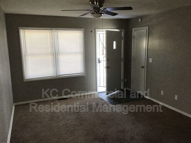 Foto del edificio - 5609 E 101st St