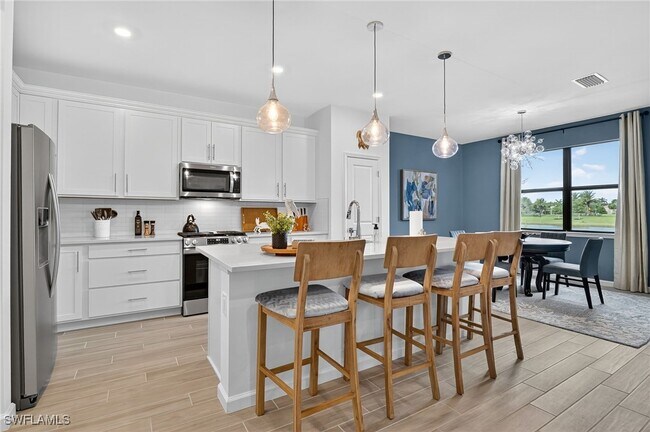 Foto del edificio - 1657 Serena Ave