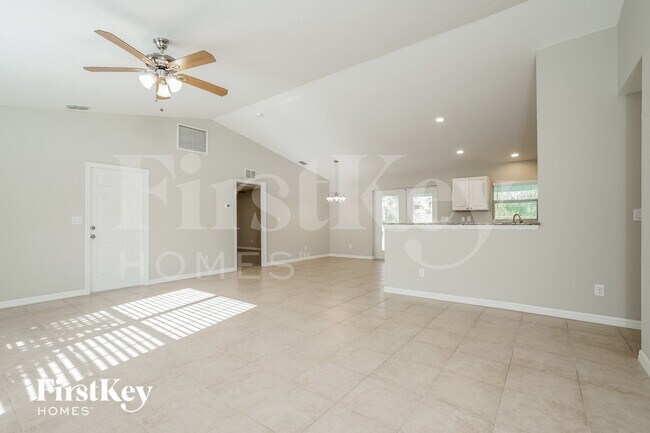 Foto del edificio - 3595 Gillot Blvd