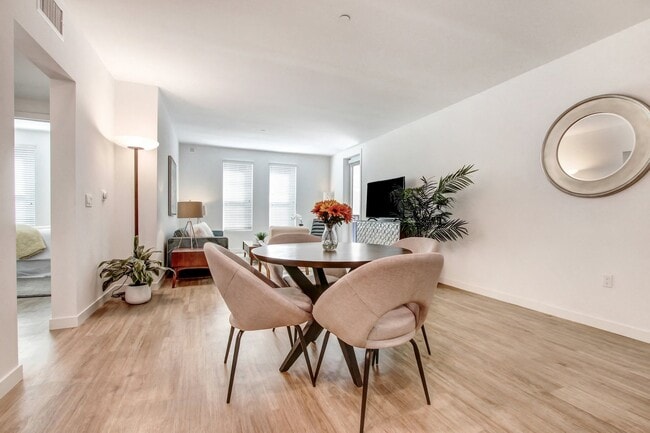 Interior Photo - Newhall Crossings