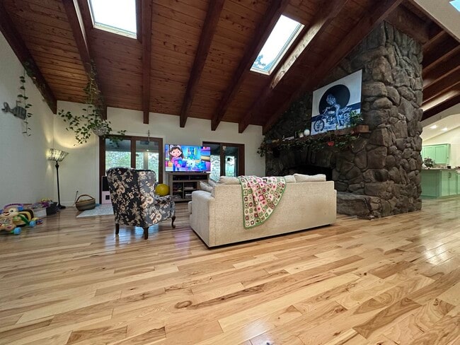 Building Photo - 38 Brimmer Ln