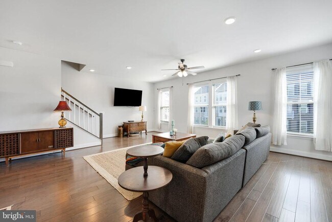 Foto del edificio - 2067 Alder Ln