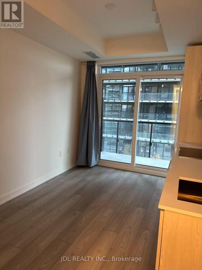 Photo du bâtiment - 110 Broadway Ave