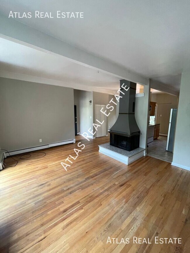 Building Photo - Coming Soon! Mid-Century Modern Design! 2 ...