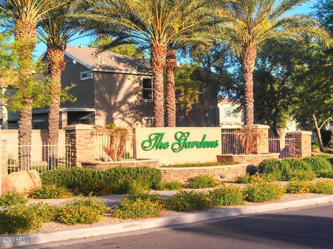 Building Photo - 4081 E Windsor Dr