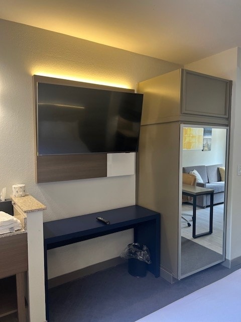 Foto del edificio - 5600 Bluebonnet Blvd