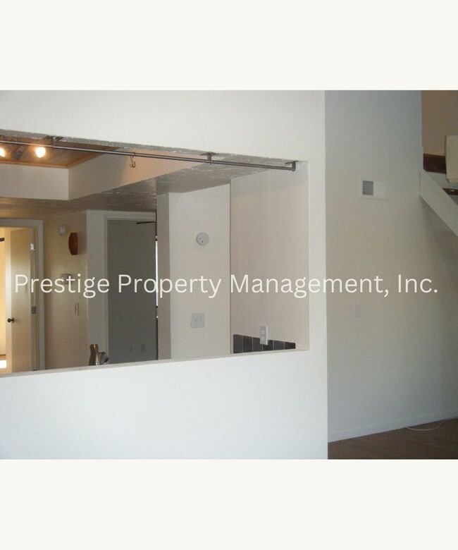 Building Photo - Uniquely Designed Floor-plan!!