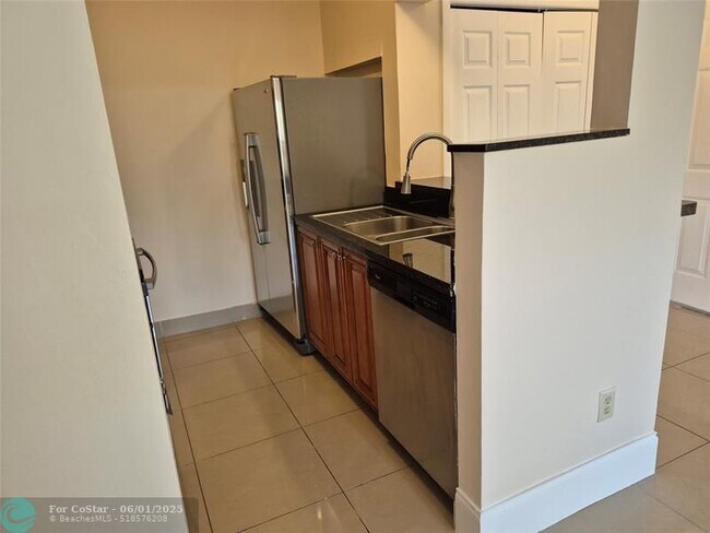 Foto del edificio - 4281 W McNab Rd