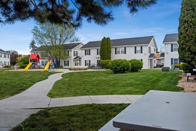 Building Photo - 108 Davis Ave