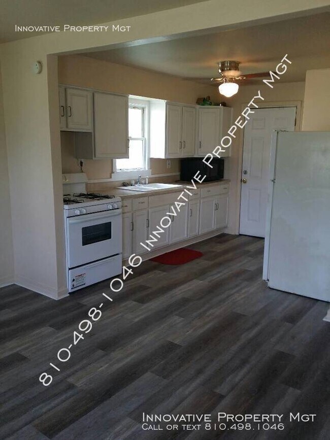 Building Photo - 2156 E Parkwood Ave