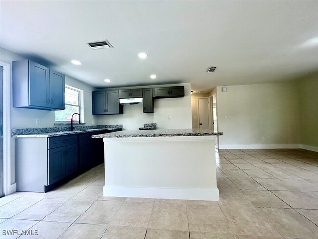 Building Photo - 1416 Lura Ave