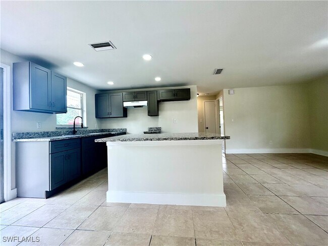 Foto del edificio - 1416 Lura Ave
