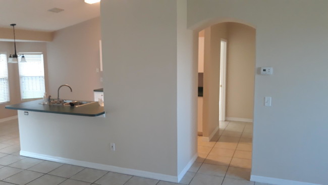 Building Photo - 6413 Whit Ct