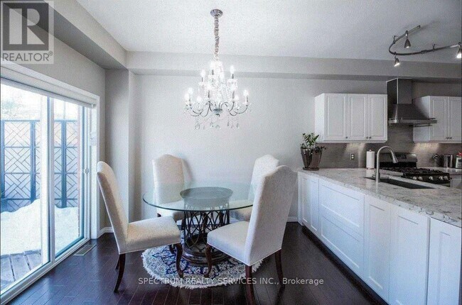 Photo du bâtiment - 20 Pisa Dr