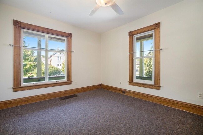 Building Photo - 529 S Ashley St
