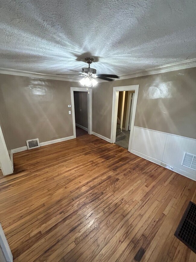 Foto del edificio - AVAILABLE NOW!! Beautiful 3 Beds, 1 Bath K...