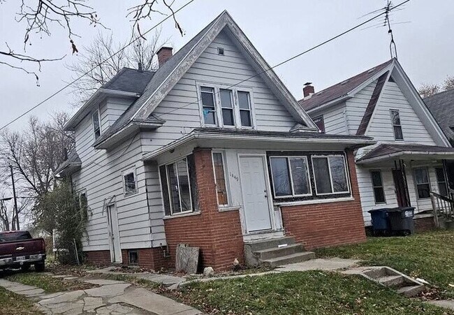 Foto del edificio - 1449 Walbridge Ave