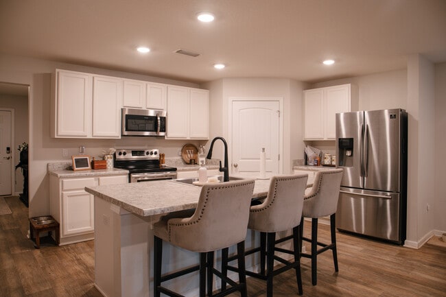 Foto del edificio - 5806 Paddock Way