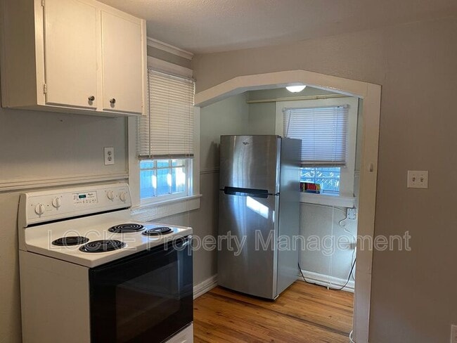 Foto del edificio - 3132 Greene Ave