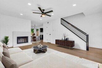 Building Photo - 2644 Gwendolyn Ln