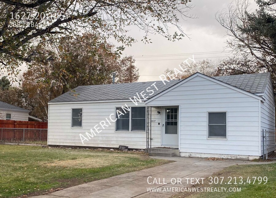 Primary Photo - Beautifully renovated home in a great loca...