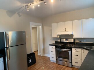 Building Photo - 313 311 Augusta St