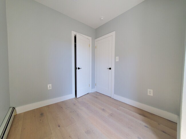 325 Avenida E 3 - 328 Avenue E
