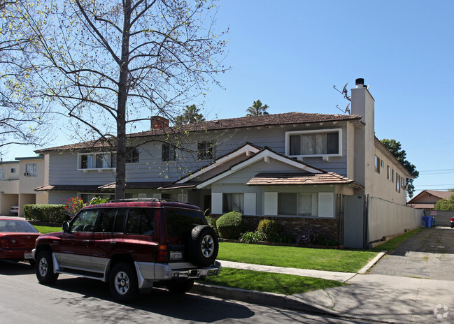 Building Photo - 8351 Amigo Ave