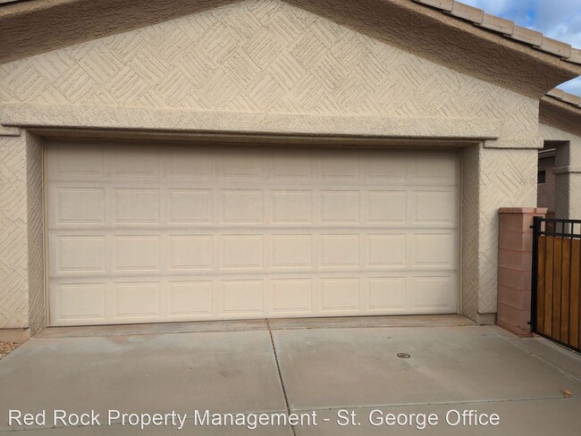 Building Photo - 2 br, 2 bath House - 3764 E Canyon Crest Ave