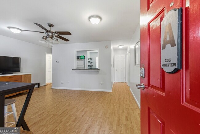 Foto del edificio - 205 Pineview Dr