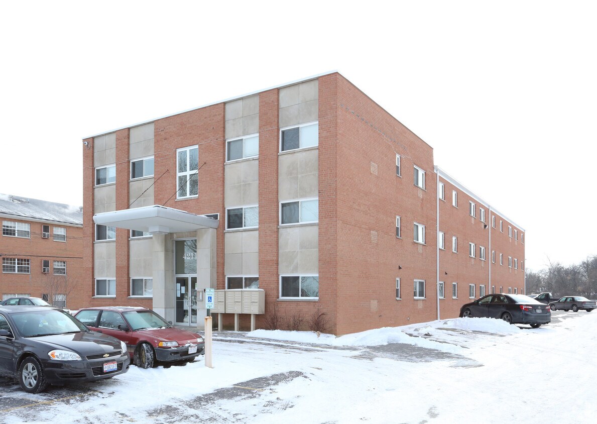 4211 E Broad St, Columbus, OH 43213 Apartments in Columbus, OH