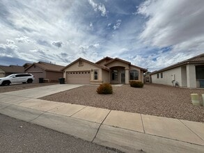 Building Photo - 712 Temple Dr