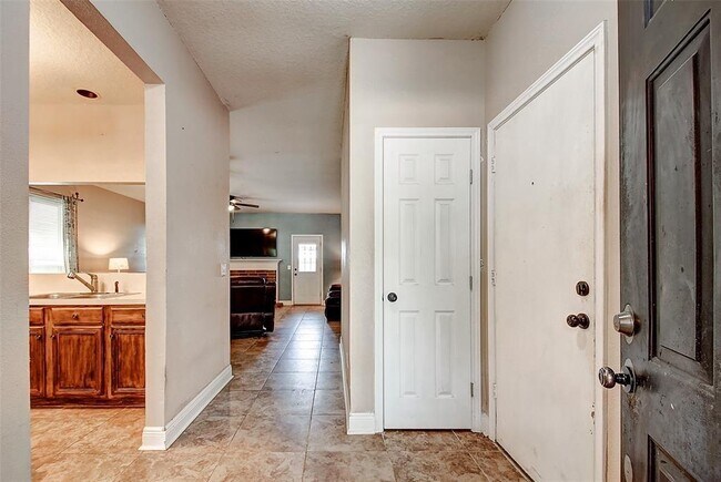Building Photo - 20331 S Sabinal Dr